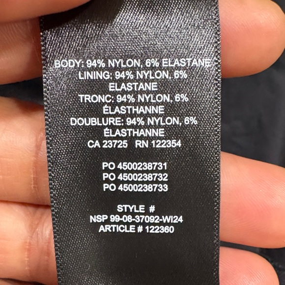 Aritzia
Contour Squareneck Longsleeve Mini dress - Picture 13 of 13